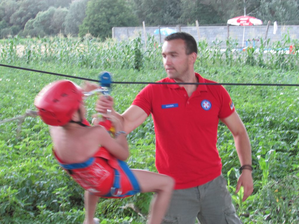 Prezentacija Gosrske Službe Spasavanja na Spustu Bez granica Prezentacija Gosrske Službe Spasavanja na Spustu Bez granica